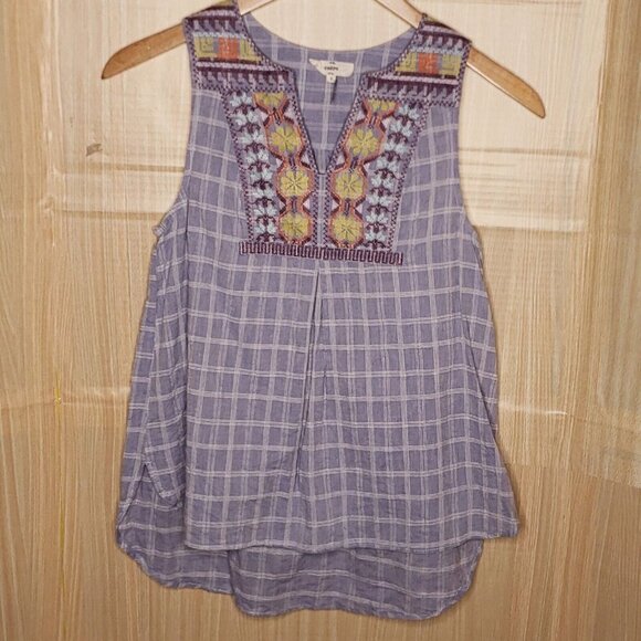Entro Womens Blue White Embroidered Sleeveless Boho Lightweight Top Small - Picture 1 of 7
